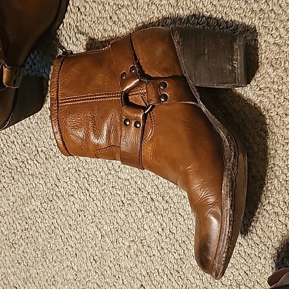 Frye Western Bootes with Buckle - Picture 3 of 10